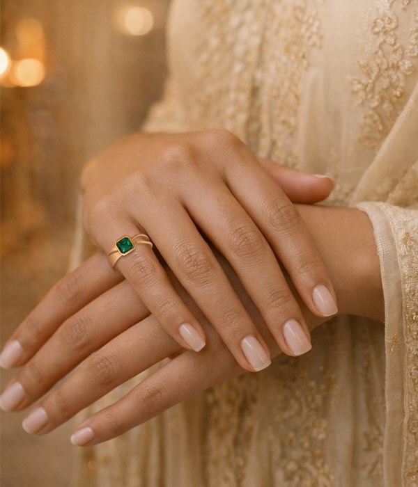 Traditional Emerald Ring